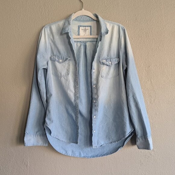 Abercrombie & Fitch | Ombré Bleached Denim Button-Down | Size M - Picture 5 of 6